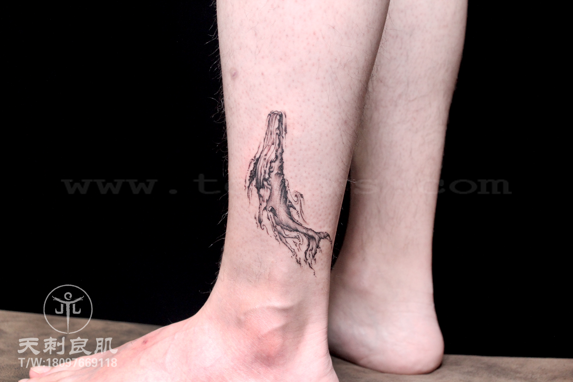 脚踝情侣纹身鲸鱼