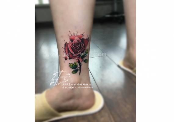 彩色泼墨玫瑰花纹身图案