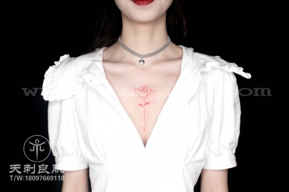 胸口线条玫瑰花小清新纹身