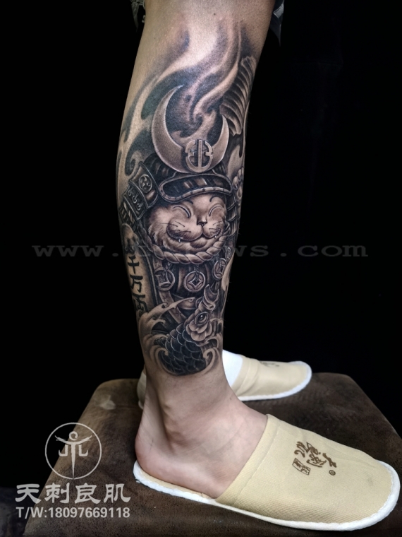 小腿外侧武士猫纹身日式风格纹身